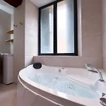 Mace Avec Dans Quartier Historique Exclusif Calme Coeur D'antibes * Antibes
