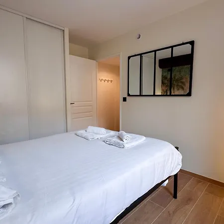 Mace Avec Dans Quartier Historique Exclusif Calme Coeur D'antibes