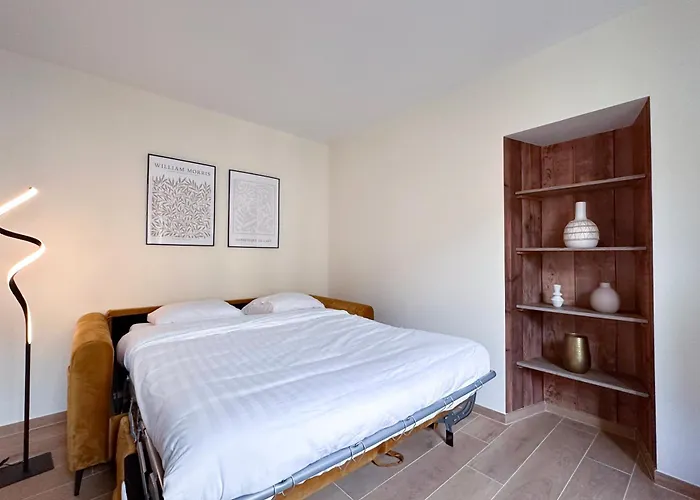 Mace Avec Dans Quartier Historique Exclusif Calme Coeur D'antibes