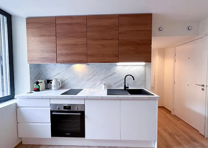 Mace Avec Dans Quartier Historique Exclusif Calme Coeur D'antibes