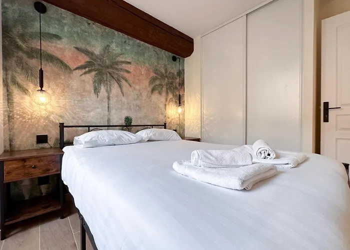 Mace Avec Dans Quartier Historique Exclusif Calme Coeur D'antibes Lejlighed *