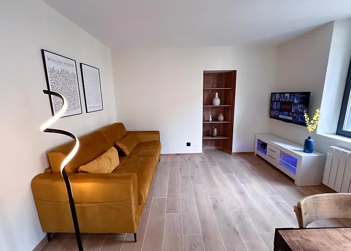 Mace Avec Dans Quartier Historique Exclusif Calme Coeur D'antibes Antibes