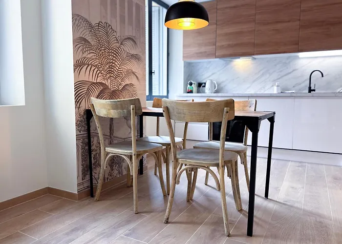 Lejlighed Mace Avec Dans Quartier Historique Exclusif Calme Coeur D'antibes *