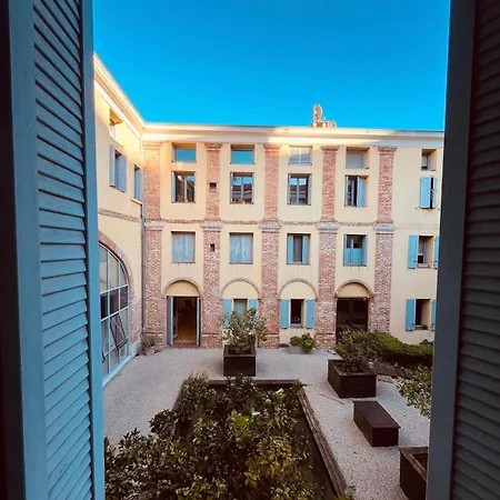 Daire Mace Avec Dans Quartier Historique Exclusif Calme Coeur D'antibes