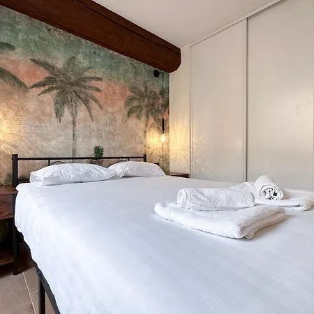 Mace Avec Dans Quartier Historique Exclusif Calme Coeur D'antibes Daire *