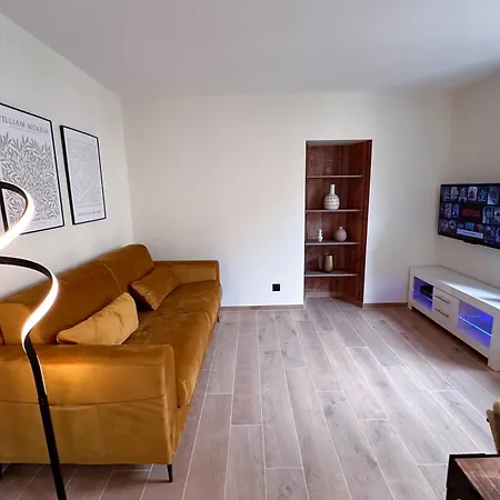 Mace Avec Dans Quartier Historique Exclusif Calme Coeur D'antibes Antibes