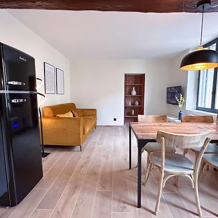 Mace Avec Dans Quartier Historique Exclusif Calme Coeur D'antibes Appartamento