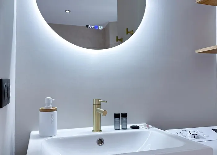 Mace Avec Dans Quartier Historique Exclusif Calme Coeur D'antibes Apartment *