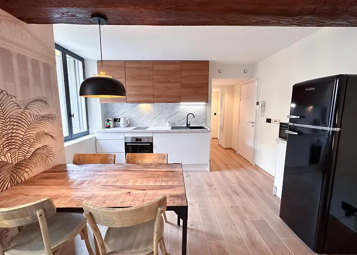 Apartment Mace Avec Dans Quartier Historique Exclusif Calme Coeur D'antibes Antibes